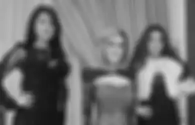 Julia Perez Teror Adiknya dengan Wajah Cemberut Lewat Mimpi, Della Langsung Datangi Pusara Kakaknya: Kan Lagi Ada Corona di Dunia