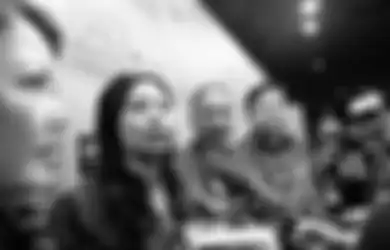 Duduk Bersanding Hingga Tercengang, Begini Ekspresi Sri Mulyani dan Luhut Binsar Panjaitan Saat Mendengarkan Livi Zheng Bicara di Hadapan Publik