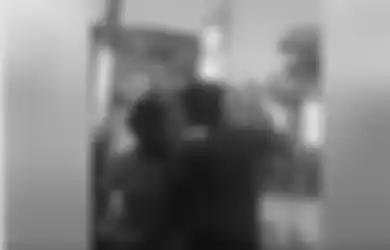 Anak Laknat! Tega Umpat dan Tampar Ibunya Sendiri di Depan Khalayak Umum : Aku Durhaka, Kumatikan Kau!