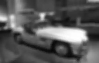 Jadi Salah Satu Koleksi Terbaik Sang Mantan Presiden, Mercedes Benz Gullwing Milik BJ Habibie Pernah Nyangkut di Atas Pohon, Dikira Ufo Sampai Sering Diberi Sesajen Oleh Warga