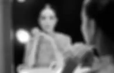 Selalu Menutup Rapat Kehidupan Keluarganya, Nadya Hutagalung Akhirnya Pamer Foto Wajah Ketiga Anaknya