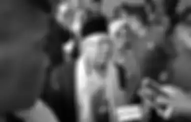 Perkenalkan 'Salaman Corona' Untuk Sapa Tamu Rapat DPR, Wapres Ma'ruf Amin Ngaku Kurang Nyaman: Saya Minta Maaf Tak Bisa Salami Satu-satu