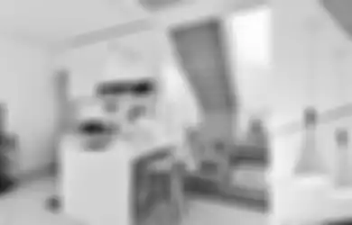 Sentuhan Kayu di Dapur Putih, Ini Cara agar Tak Berkesan Monoton