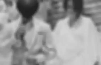 Tinggal di Rumah Bernuansa Putih Lengkap dengan Dapur Mewah, Begini Isi Hunian Penyanyi Laki-Laki yang Sempat Menikah Dua Kali