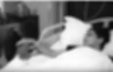 Ashanty Terbaring Lemah di Rumah Sakit dengan Selang di Hidung, Seorang Anak Penjual Cilok Langsung Menjenguk dan Nangis-Nangis!