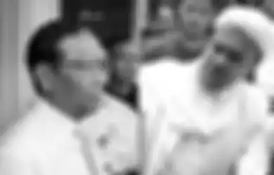 Pengacara Rizieq Shihab Percaya Ada yang Menahan Kliennya untuk Pulang ke Indonesia, Arab Saudi Masih Dinego Tanah Air