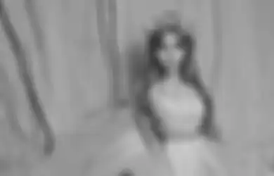 Pamer Tengah Minum Susu Ibu Hamil Sembari Ngobrol dengan Pacar Bulenya, Lucinta Luna Jadi Bulan-bulanan Warganet Lantaran Bahasanya Semrawut
