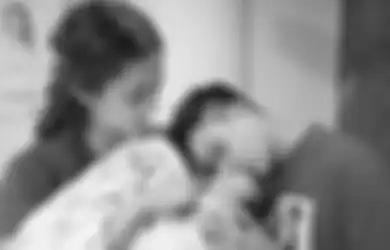 Kocak, Baim Wong Unggah Muka Jahil sang Anak : Nanti Kalau Sudah Besar Bantuin Papah Ngeprank Mamah Ya..