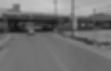 Bikin Geram! Polisi Ini Nge-Prank Tunawisma, Memberi Roti yang Isinya Ternyata Kotoran Anjing!