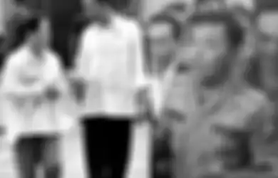 Diam-diam Amati Kesederhanaan Iriana Jokowi, Kapolri Idham Aziz Bandingkan Gaya Ibu Negara dengan Istri Pejabat Polisi: Itu Ibu Kapolres Kalau Mau ke Jakarta Semua Pintu VIP di Bandara Ditutup