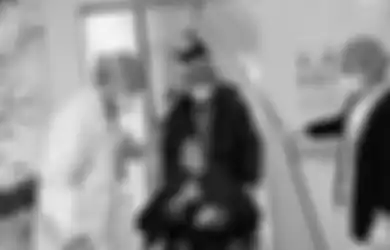 Sempat Terpapar Corona hingga Dikurung di Ruang Isolasi, Begini Detik-detik Dokter Pulangkan Wanita Tua 87 Tahun yang Telah Sembuh