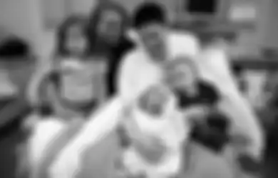 JadI Pria Pertama di Dunia yang Hamil dan Melahirkan 4 Orang Anak, Ternyata ini Rahasia Ia Bisa Mengandung