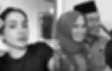 Gubernur Kalteng Berulah Lagi, Sempat Bikin Heboh Lantaran Insiden Lempar Botol, Mantan Suami Ussy Sulistiawaty Kini Tertangkap Kamera Turunkan Paksa Pasien dari Ambulans