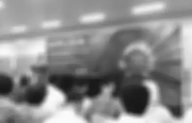 Samakan Kedudukan Presiden dan Gubernur, Anies Baswedan Klaim MRT Mode Transportasi Tanpa Kelas: Semua Sama Saja!