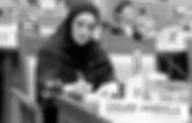 Tendang 2 Koleganya Hingga Bisa Duduki Kursi Dewan, Pendidikan Mulan Jameela Bak Bumi dan Langit dengan Staffnya di DPR, Netizen: Kacau Baru Sadar Jomplangnya!