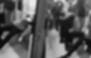 Buat Panik 1 Gerbong Sampai Viral di Sosial Media, Penumpang KRL Bermasker Tiba-tiba Kejang-kejang di Perjalanan, Dikira Korban Virus Corona, PT KCI Langsung Angkat Bicara