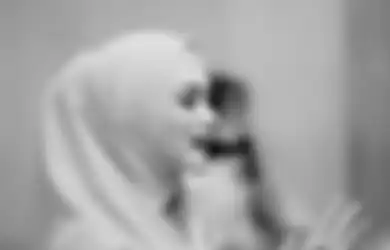 Milik Benda Super Mewah di Kamarnya , Rumah Tangga Mulan Jamela dan Sang Suami Diterawang Mbak You, 'Bertengkar Sampai Lempar Barang'