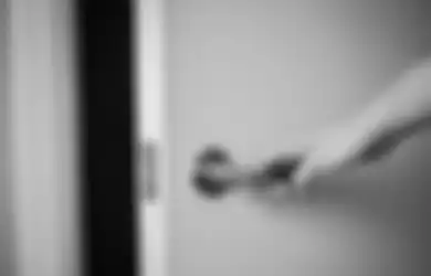 Begini Cara Bersihkan Gagang Pintu, Ada Jutaan Kuman Bersarang!
