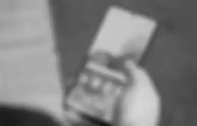 Paling Seru Motret Pakai HP, Tapi Gara-gara Hobi Begadang Sambil Main Ponsel Nasib Anak Muda Ini Berujung Pada Penyakit Mematikan! 