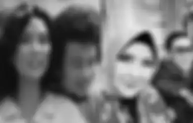 Sekali Main Film Bisa Beli Mercy, Sosok Ini Dulu Dijuluki Aktris dengan Bayaran Termahal, Kini Justru Pontang-panting Jualan Martabak Demi Dapat Uang