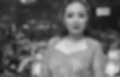 Ngerasa Dibimbing Sejak di Bangku Sekolah hingga Kariernya Moncer, Soimah Tak Mampu Bendung Kesedihan Saat Dengar Kabar Gurunya Meninggal: Beliau Baik Hati dan Sabar