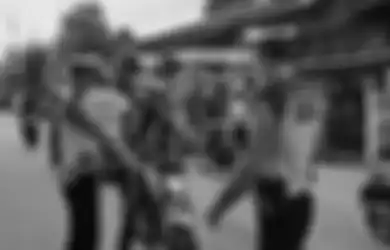 Apes Maksimal, Keluarga Ini Jadi Gelandangan di Kampung Sendiri Setelah Nekat Mudik dari Ibu Kota, Rumah Neneknya Ternyata Sudah Dijual, Balik Jakarta Tak Akan Bisa