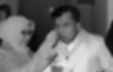 Sampai Minder Sendiri, Jusuf Kalla Akui Gajinya Sebagai Wapres Tak Ada Apa-apanya Dibanding Penghasilan Sang Istri: Dia Lebih Banyak, Bagaimana Mau Kasih Uang Belanja?