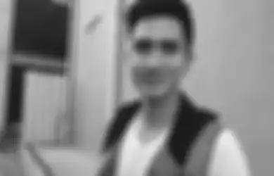 Mendadak Verell Bramasta Bagikan Potret Dirinya Terbaring di Rumah Sakit dengan Kepala Diperban hingga Gunakan Alat Bantu Pernapasan, Netizen: Innalillahi Wainnailaihi Rajioon