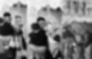Viral Pengantin Wanita Tak Kuasa Menahan Tangis di Atas Pelaminan, Ternyata karena Ada Sosok Ini yang Datang di Hari Pernikahannya