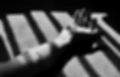 Ditemukan Tergeletak Tanpa Celana Dalam, Penemuan Jasad Duda Tua di Tasikmalaya Buat Heboh Warga, Puntung Rokok hingga Noda Lipstik Merah Menempel di Mayatnya Masih Jadi Misteri