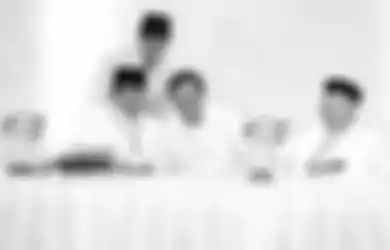 Diam Itu Emas, Sikap Indonesia yang Netral dan Anteng-anteng Saja Buat Kita Dapat Megaproyek dari Dua Negara yang Sedang Berseteru, Keuangan Negara Aman?