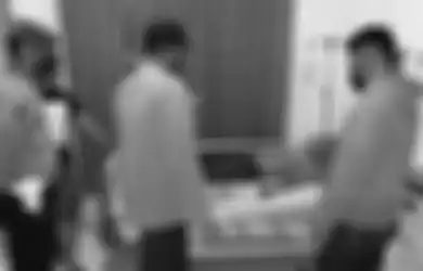 Dijadikan Samsak Hidup oleh Oknum Perwira Polisi, Pengunjung Warung Tuak Dicekik Hingga Kena Todongan Pistol, Propam Lakukan Pemeriksaan