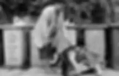Tak Malu Bergumul dengan Sampah dan Segala Baunya, Wanita Cantik nan Kaya Raya Ini Jadi Salah Satu Perempuan Paling Beruntung di Dunia, Fotonya Sujud di Kaki Sang Ibu yang Sedang Memulung Buktikan Kisah Ajaibnya
