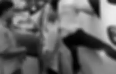 Viral, Adu Mulut di tengah Jalan Sebut Mobilnya Lecet-lecet Karena Kesenggol, Pengemudi Ini Nekat Hantam Spion Bus, Netizen: Belagu Amat