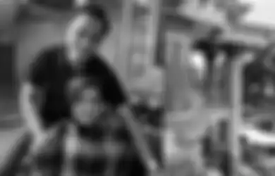 Rumahnya Kini Berubah Jadi Warung Makan Kaki Lima yang Tawarkan Rasa Bintang Lima, Unggahan Muzdalifah Lagi-lagi Kena Kritik Netizen, ‘Gak Ada Atapnya? atau Pake Kanopi Gitu’