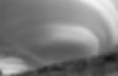 Bikin Takjub Masyarakat Solo dan Sekitarnya, Inilah Penampakan Awan Lentikularis yang Mirip dengan Pusaran Tornado, Berikut Penjelasan dari BMKG
