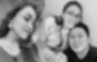 Kini Sosok Janda Beranak Satu ini Malah Diterawang Cuma Jalani Pacaran Settingan Padahal Sudah Terlanjur Koar-koar Bakal Nikah Tahun Depan, Ahli Tarot: Mungkin Akan Timbul Cinta, Tapi Sepertinya Settingan!