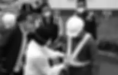 Pekerjakan Mantan Pemulung di Perusahaan BUMN Waskita Karya, Mensos Tri Rismaharini: Tolong Jaga Kepercayaan, Kita Tidak Bisa Seenaknya 