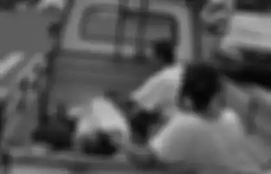Miris.. Jenazah Dibawa dengan Mobil Pikap, Keluarga Mengaku Tak Sanggup Sewa Ambulans yang Mahal