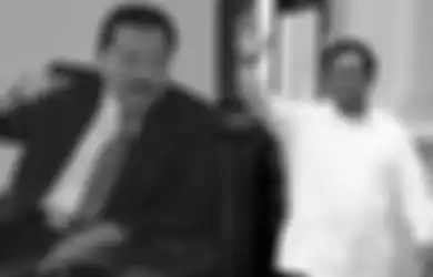 Berstatus Profesor Ilmu Filsafat Intelijen Pertama di Dunia, Mertua Jenderal Andika Perkasa Tiba-tiba Bongkar Fotonya Bareng Prabowo Subianto Saat Tugas di Timor Timur, Ada Apa?
