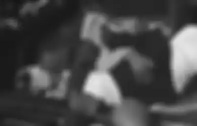 Viral Pria dan Wanita Diduga Berhubungan Intim di Tengah Jalan, Tak Mau Lepas Meski Diteriaki Warga, Polisi Sampai Turun Tangan, Begini Faktanya