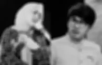 Kelihatan Pingsan Tapi Tangannya Masih Ngerangkul ke Mana-mana, Video Nissa Sabyan yang Tak Sadarkan Diri Lalu Digendong Ayus Kembali Viral di Sosial Media, Warganet: Si Dedek Kegatelan