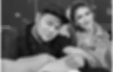 Seantero Negeri Tahu Cintanya Ditolak Ivan Gunawan, Ayu Ting Ting Nekat Lakukan Hal Ini di Depan Layar Kaca Usai Igun Ngaku Pernah Cium Bibirnya