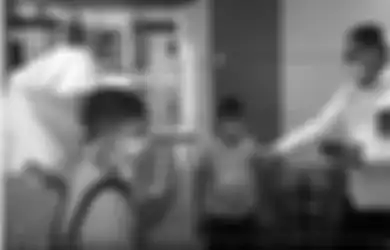 Kisah Bocah Kelas 4 SD Jualan Cilok di Gedung DPR RI Senayan Hingga Dagangan Diborong Para Pejabat, Datang Dari Subang dan Tempuh 57 Km Demi Beli HP Untuk Kakak Sekolah!