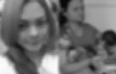 Pensiun Jadi Artis Setelah Dipinang Bule Belanda, Tak Disangka Mantan Pemain FTV Ini Justru Rela Banting Tulang Jadi Baby Sitter di Negeri Orang 