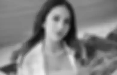 Lain dari Biasanya yang Selalu Tampil Hot, Anya Geraldine Terlihat Anggun Saat Kenakan Mukena, Auto Banjir Pujian Setinggi Langit dari Warganet