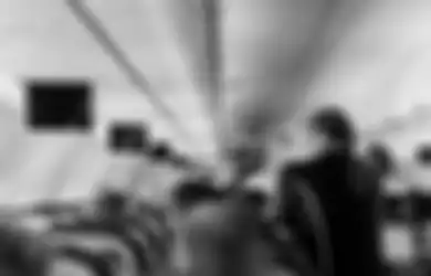Terlanjur Take Off, Seisi Pesawat Panik, Satu Penumpang Terpaksa Dikurung di Toilet Berjam-jam