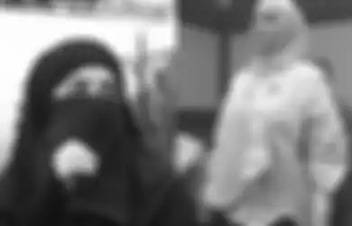 Umi Pipik Ngotot Terus Cari Keberadaan Istri Ketiga Uje Sampai Nama Jennifer Dunn Ikut Terseret, Sahabat: Sudah Almarhum, Semestinya Doa Sajalah!