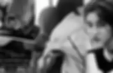 Parasnya Bak Pinang Dibelah Dua dengan Nike Ardilla, Pemudi yang Viral di TikTok Ini Mendadak Dapat Undangan dari Mami Nining, Tangis Haru Pecah Saat Keduanya Bertemu