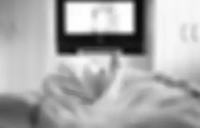 Jangan Sepelekan Kebiasaan Menonton TV yang Salah, Bisa Picu Obesitas dan Rusak Kesehatan
